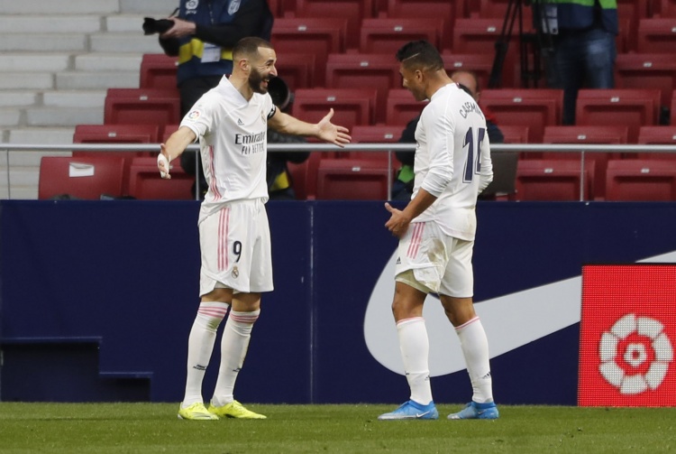 在沙特重聚？沙特媒体：本泽马向吉达联合管理层推荐签卡塞米罗