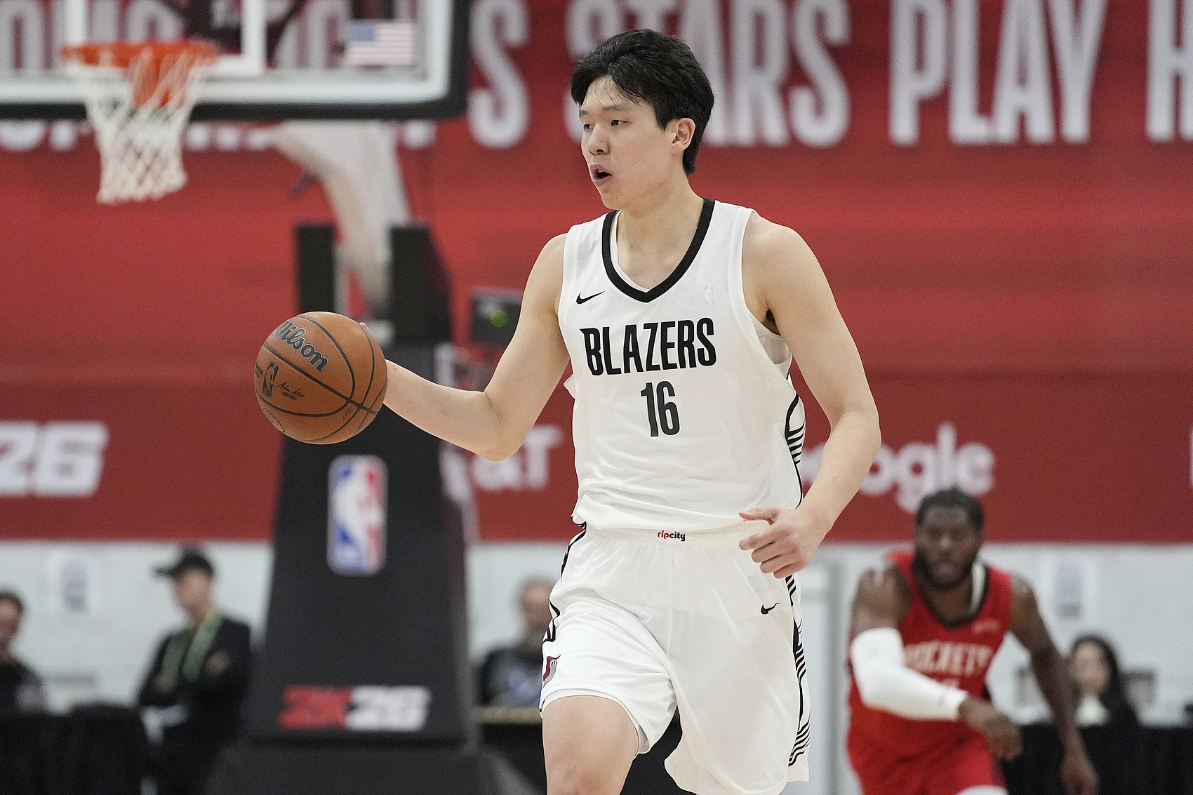 库里谈杨瀚森：我喜欢对阵年轻有天赋的球员 希望他能尽快适应NBA