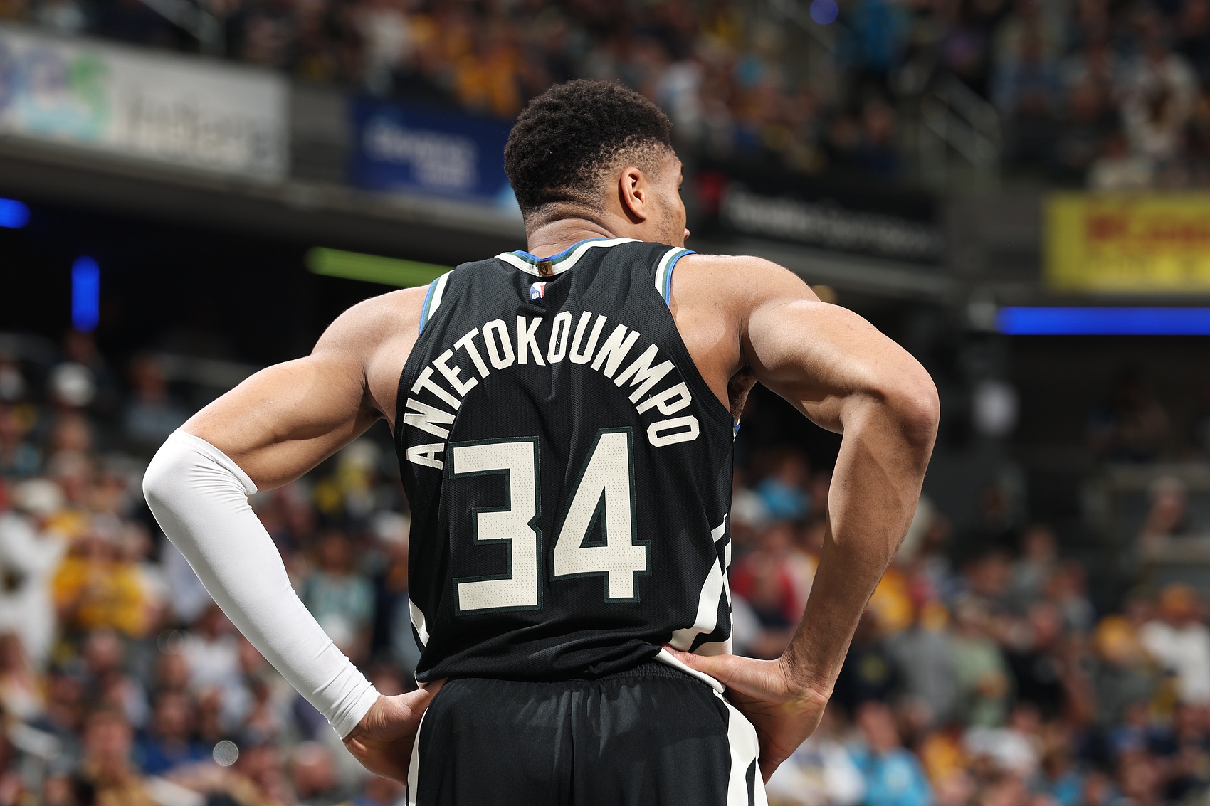 梅利：字母哥是世界顶级球员之一但仍很谦逊 他愿为球队牺牲身体