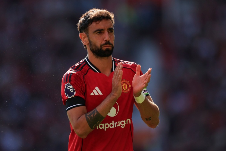 曼晚：曼联坚持B费今夏离队可能性极小，内部对其离队传闻困惑