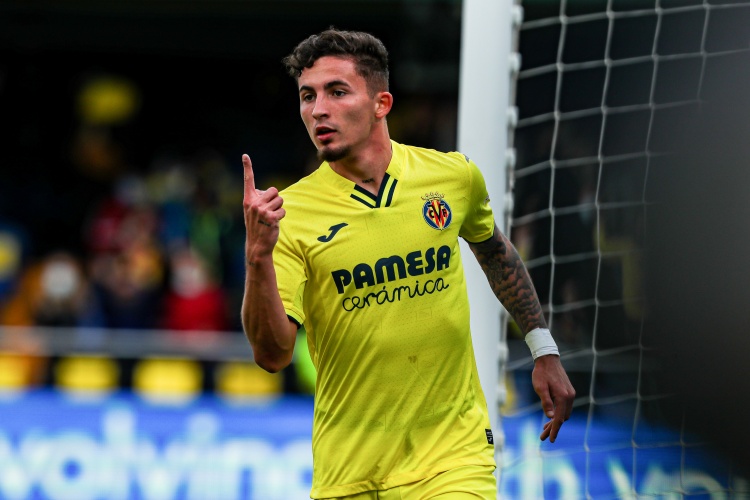 记者：水晶宫就皮诺转会与黄潜达成口头协议，转会费3000万欧