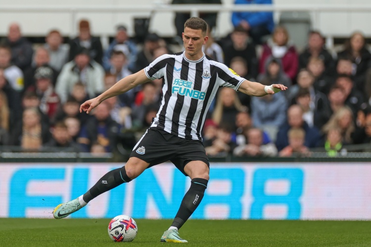 罗马诺：勒沃库森询问了博特曼的情况，纽卡不想出售这名球员