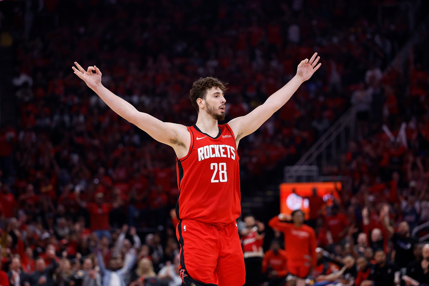 波尔津吉斯：申京是一头野兽 他的传球&进攻将给我们带来很大压力