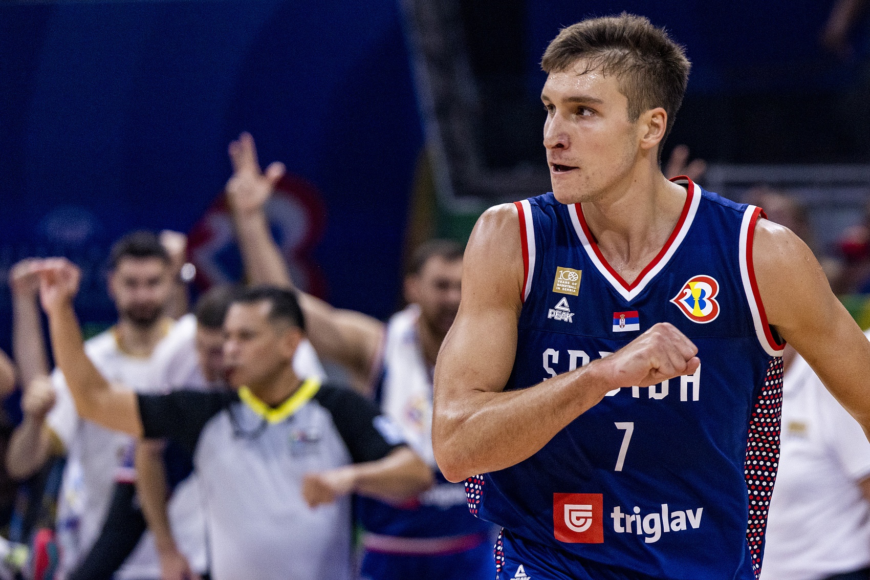 不光会终结！博格丹5中4贡献11分 7助并列全场最高 5失误略辣眼