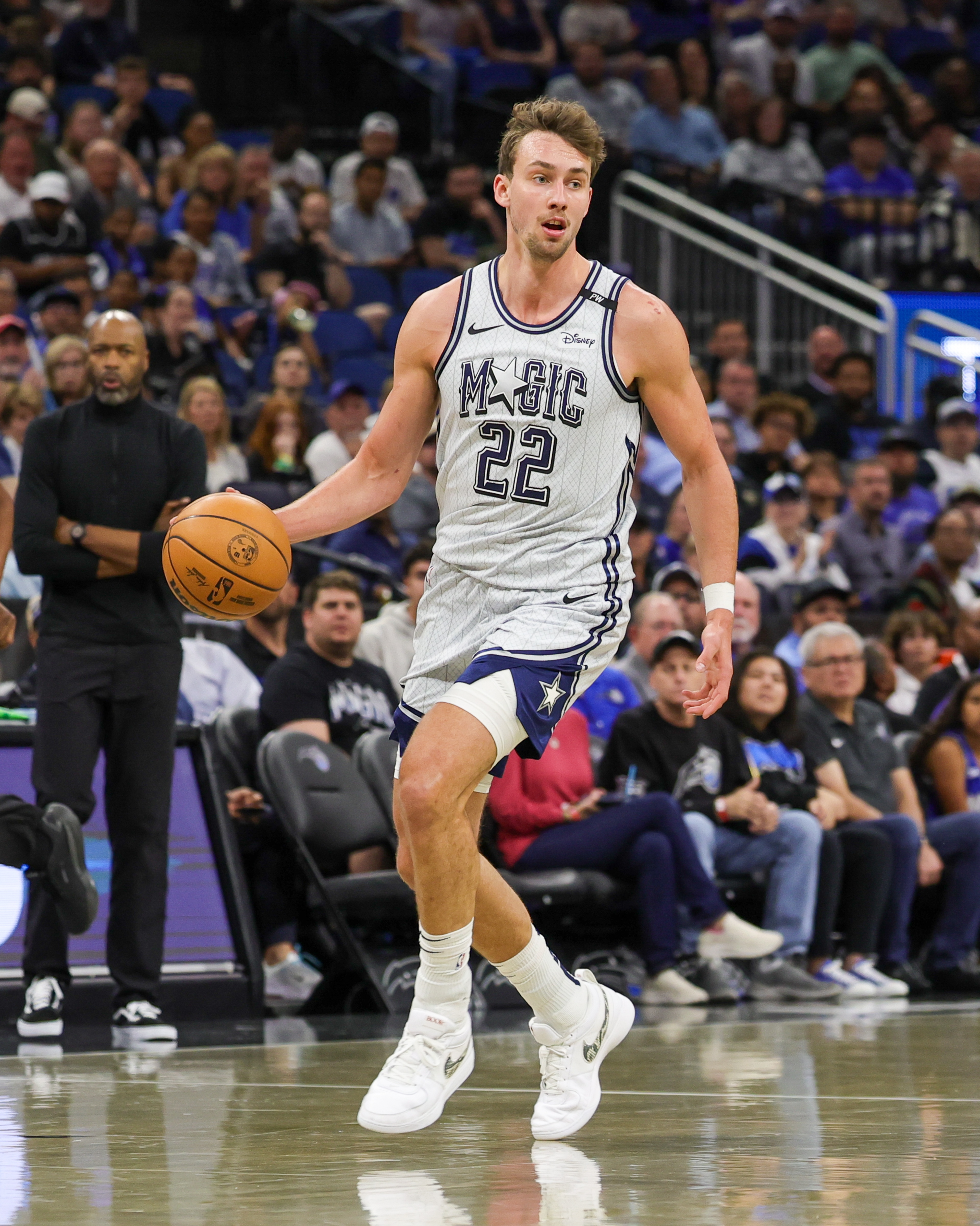 🎂生日战砍22+8！NBA官方祝小瓦格纳24岁生日快乐！