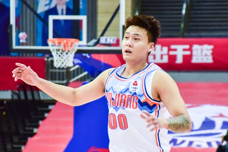 京媒：赵睿转会出于对球员意愿的尊重 天价转会的说法纯属谣言