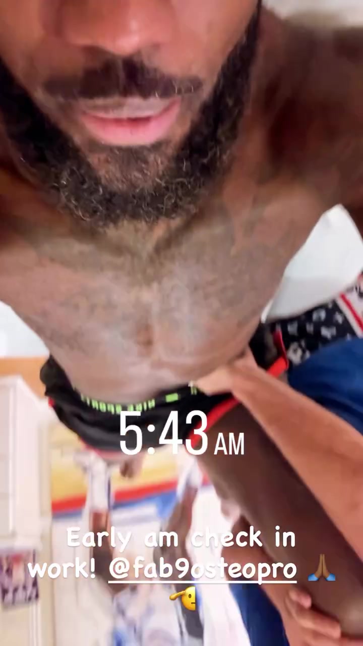 老骥伏枥！詹姆斯晒凌晨5点43分训练：早间的训练打卡！