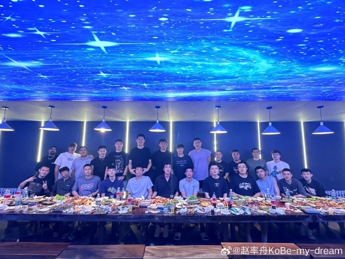 赵率舟：青春本就是马不停蹄的遇见和分别 希望大家都会越来越好