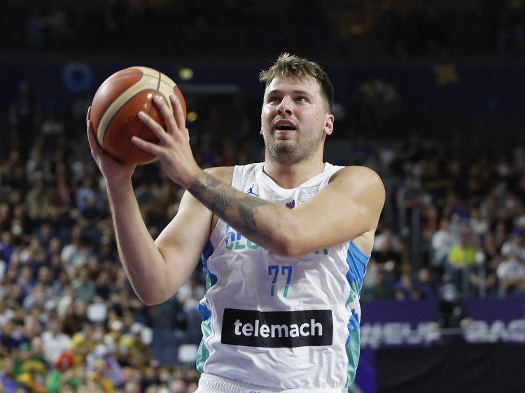 东契奇：我有时会控制不住脾气 但一直努力想帮助球队赢球