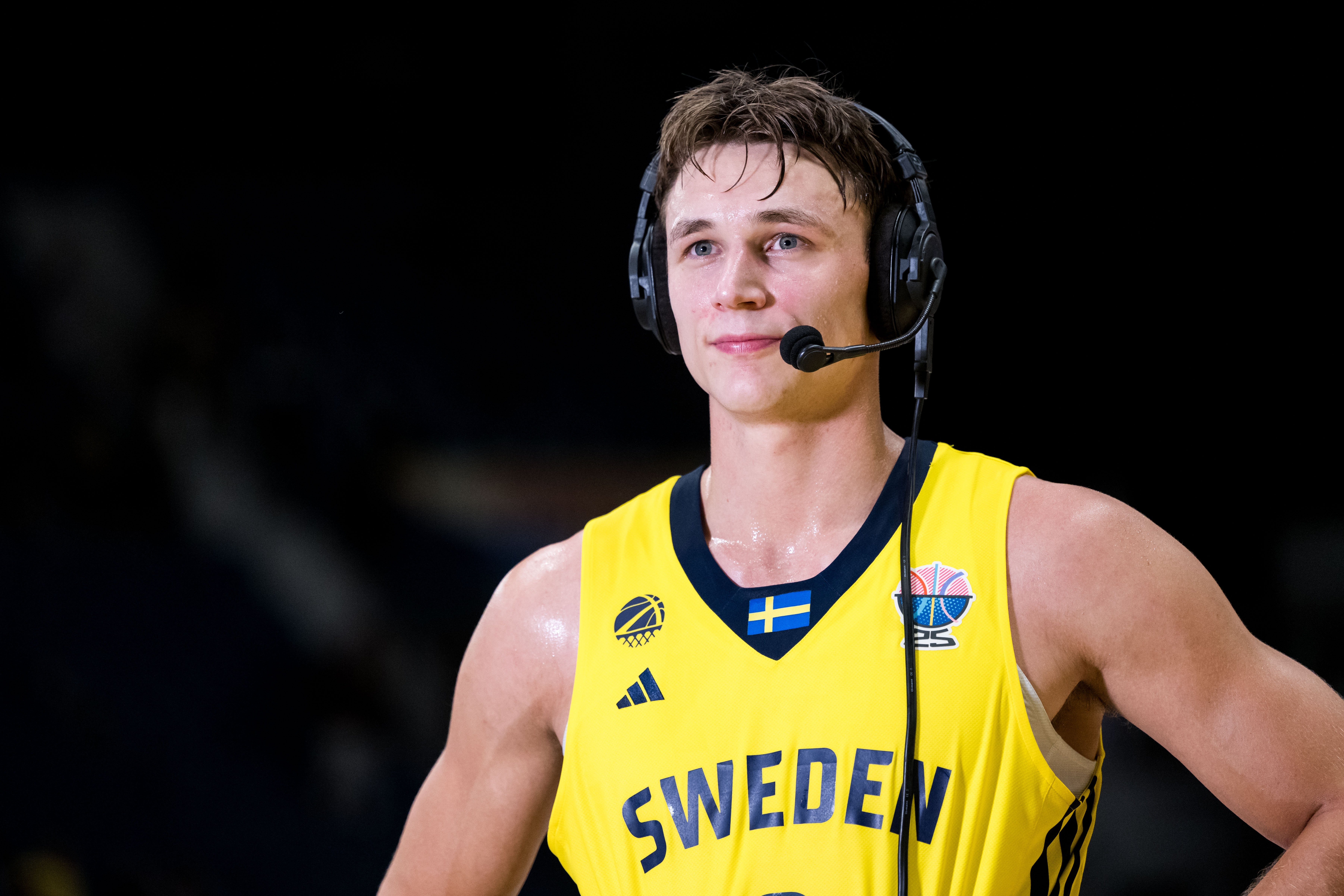 攻坚利器！拉松17中8砍全场最高23分 罚球6中5