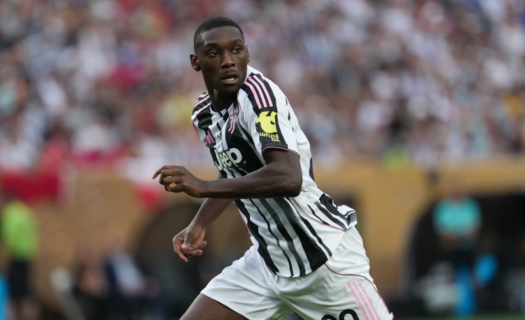 莫雷托：仍未和巴黎就穆阿尼转会达协议，尤文也在追求奥蓬达