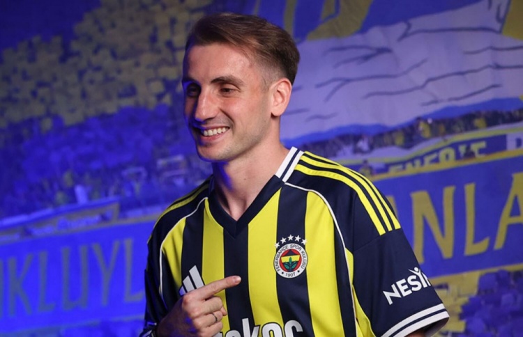 官方：费内巴切从本菲卡签下土耳其前锋阿克蒂尔科奥卢