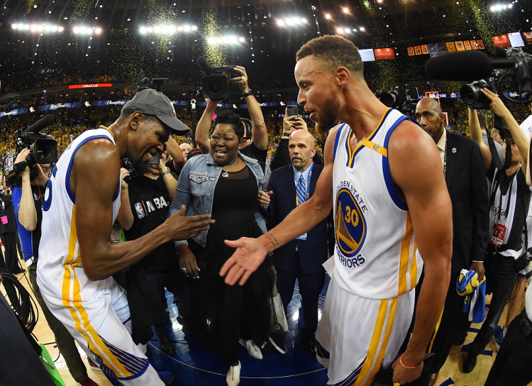 CBS排本世纪冠军球队：17勇01湖18勇分列前三 16骑第九 22勇倒一