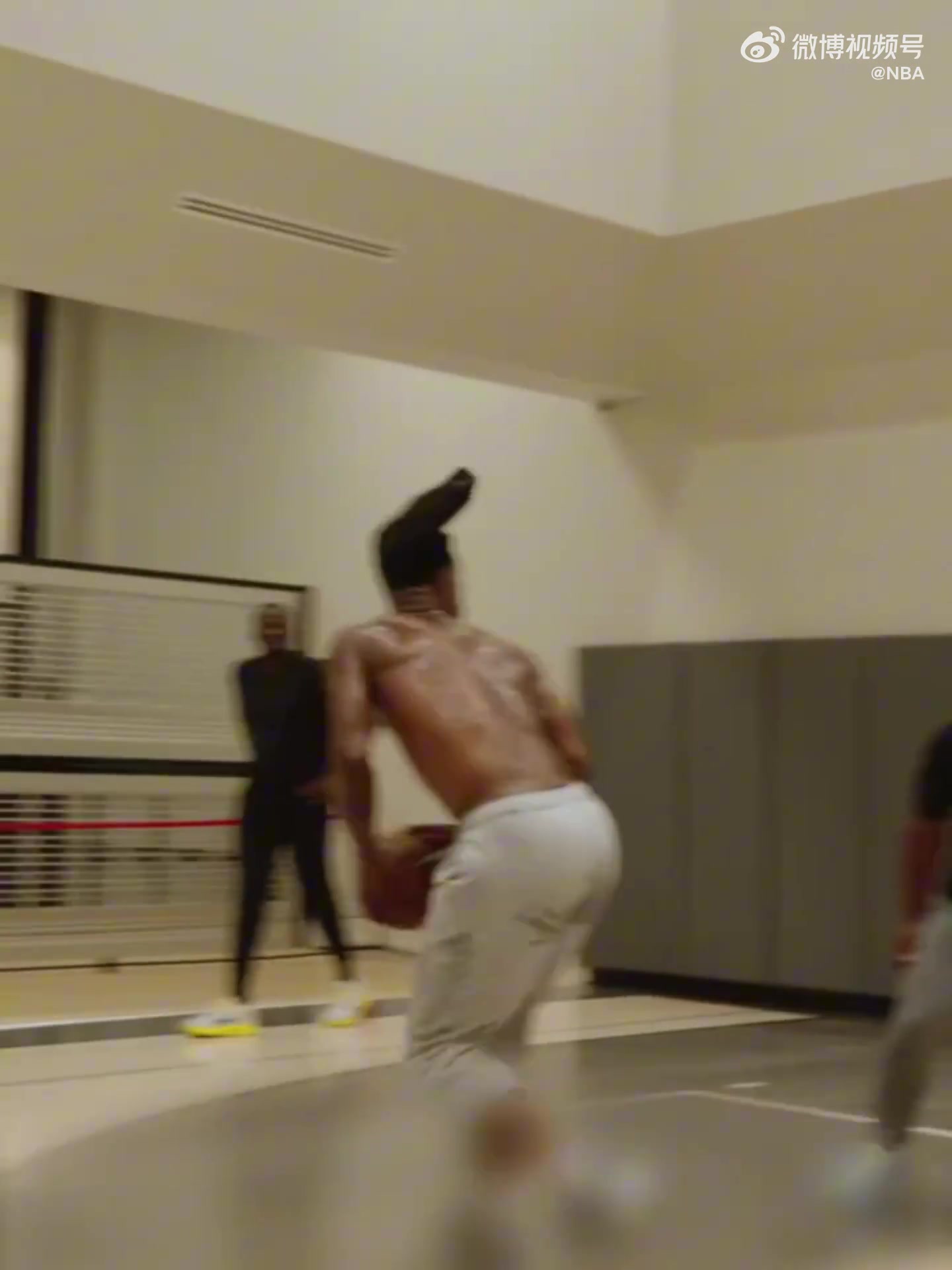 默契十足！掩护切入&交叉跑位&急停中距离 追梦与JB休赛期特训