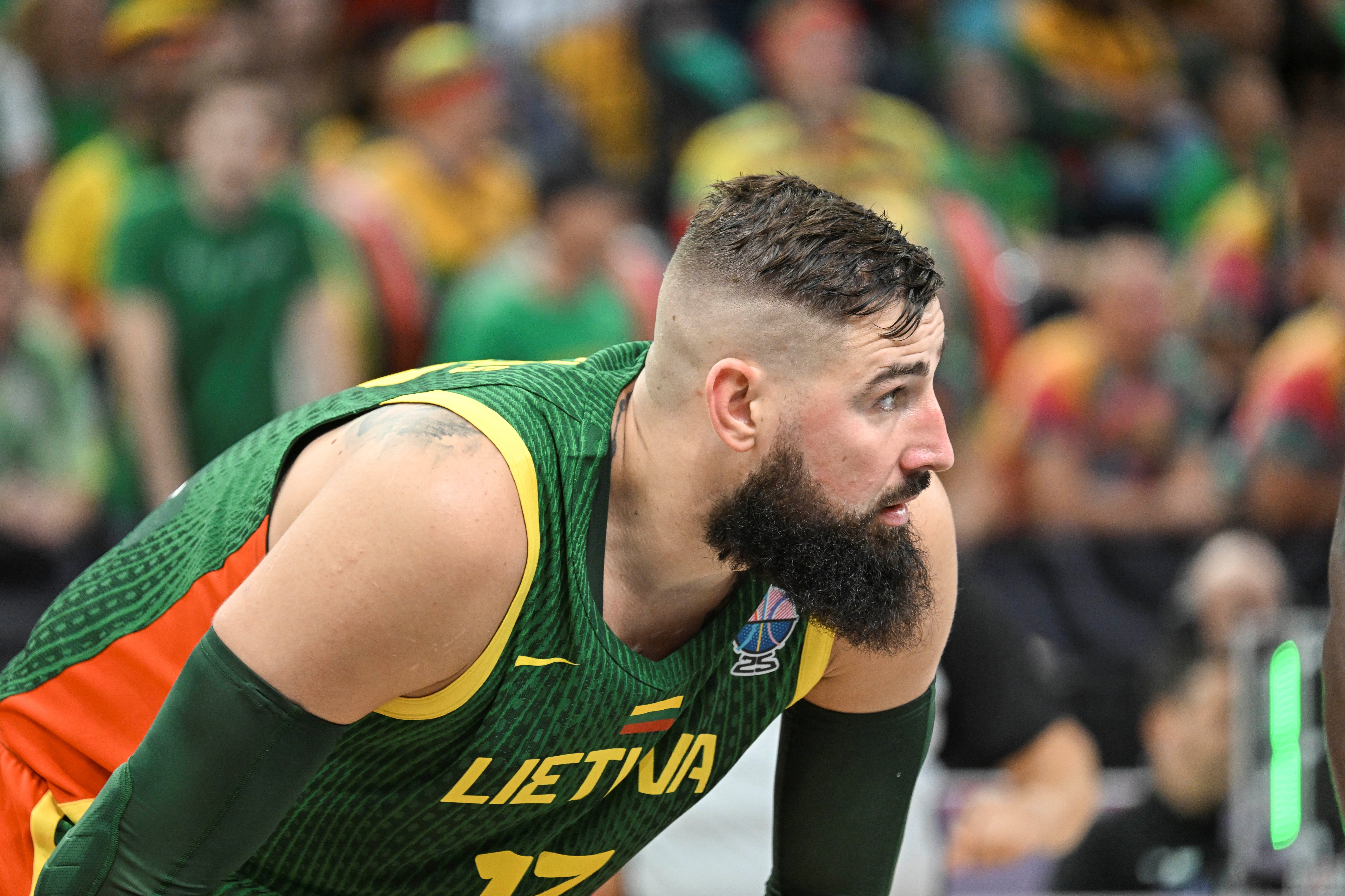 高效替补！瓦兰丘纳斯9分钟5中4贡献9分 正负值+3