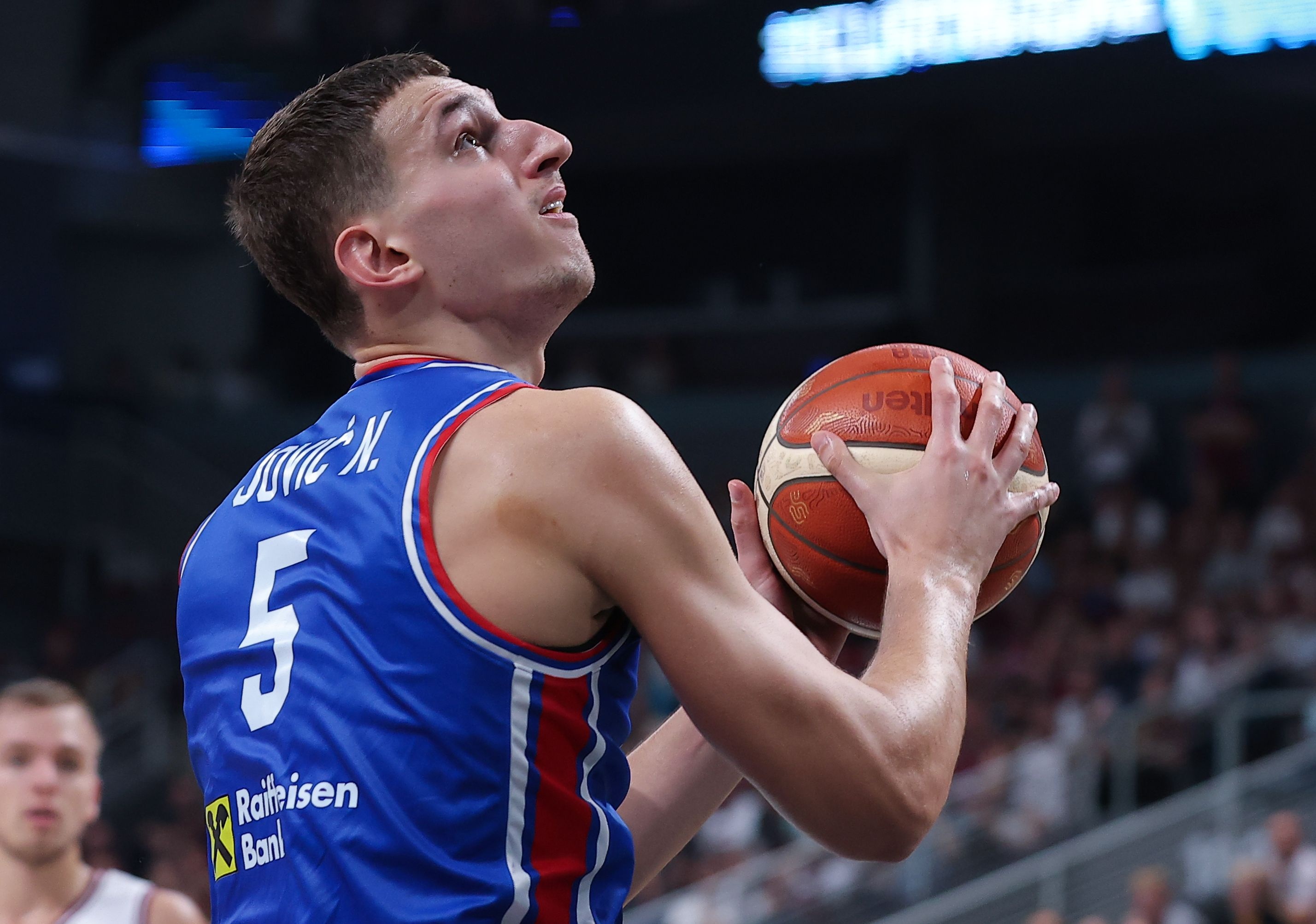 无力回天！约维奇13投7中得到20分4板4助 全队得分第二高