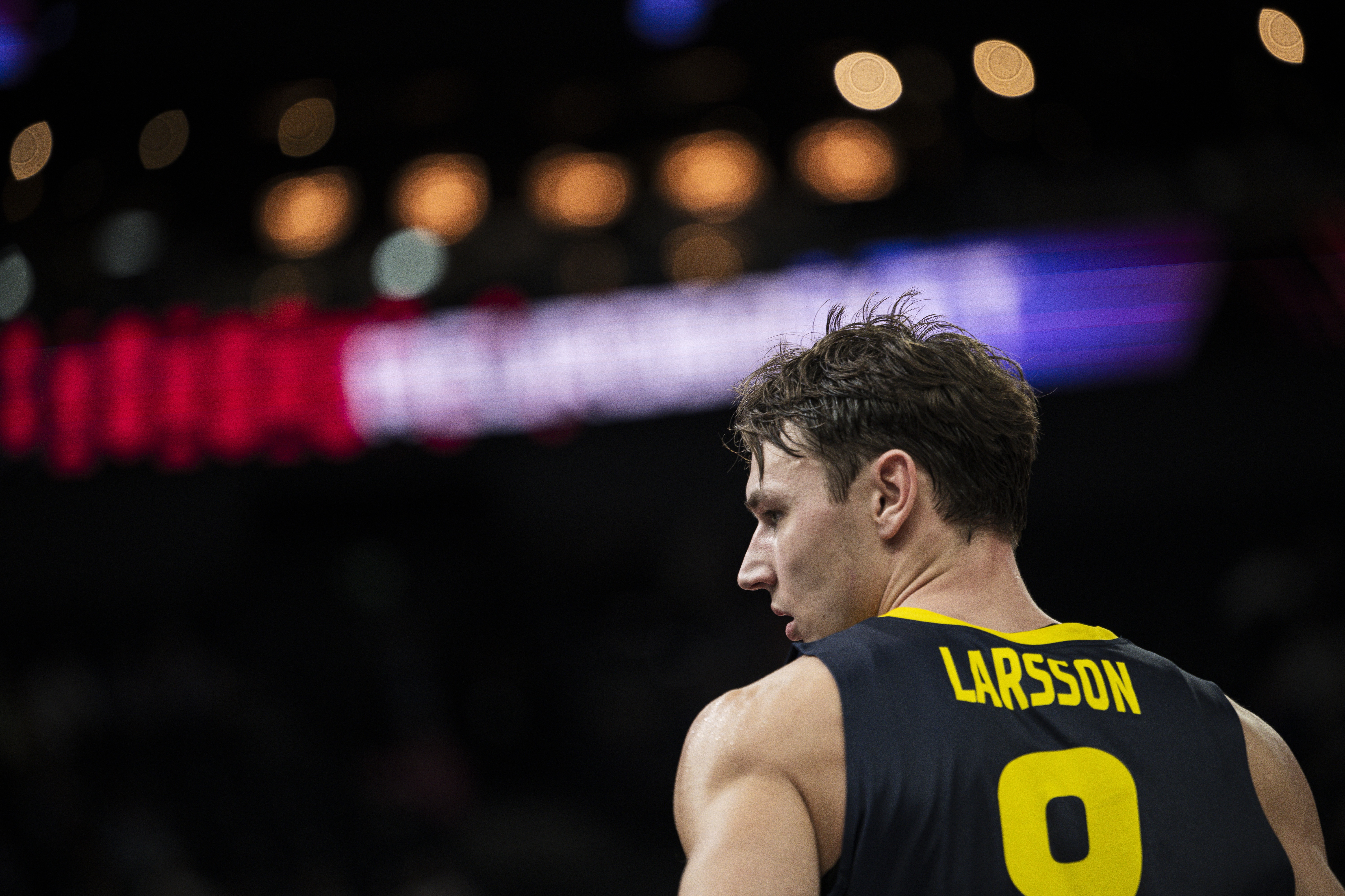 表现稳定！拉松欧锦赛场均18.8分4.4板2.6助1.2断 投篮命中率45%