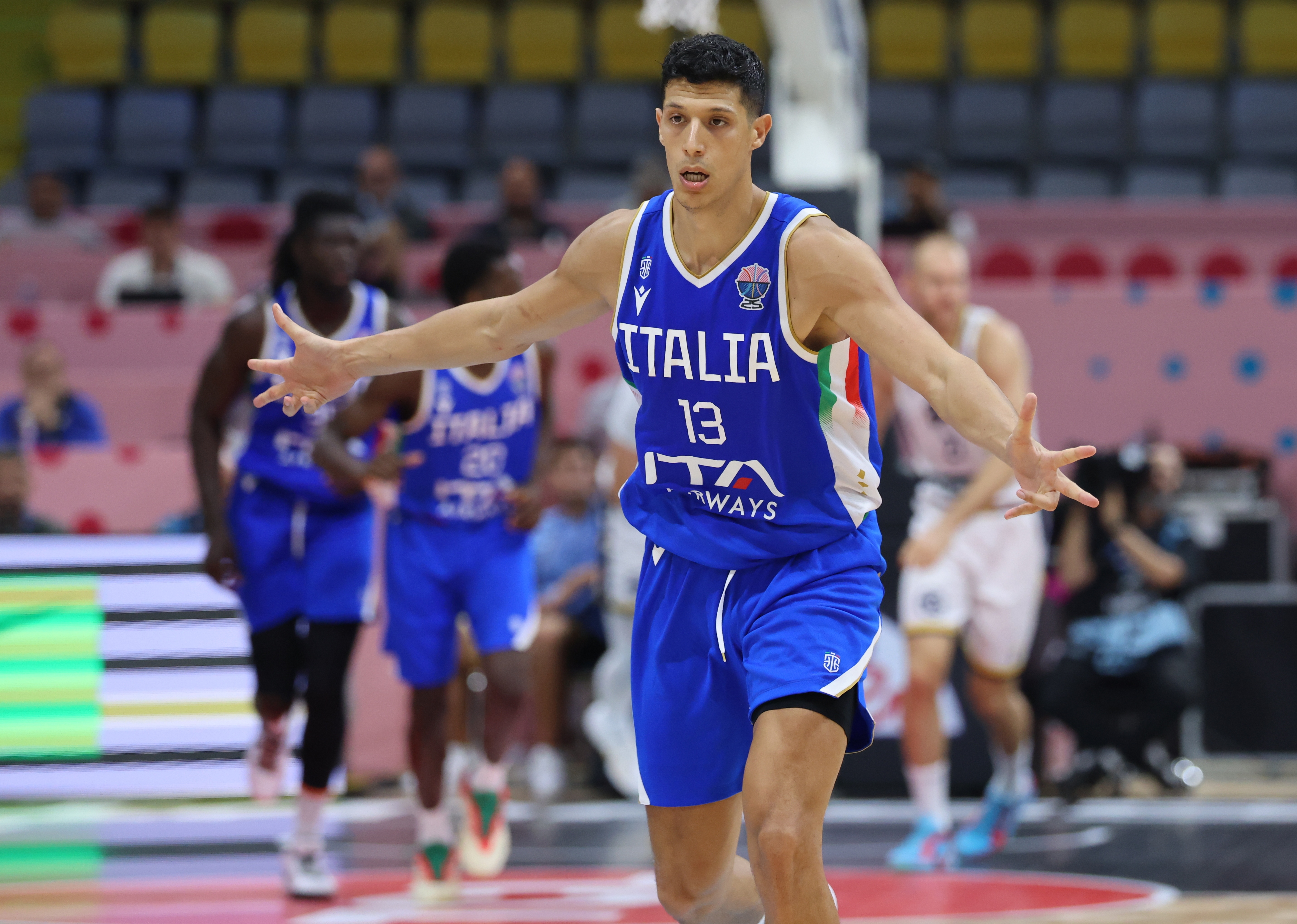 率队苦苦支撑！丰泰基奥上半场7中4得13分1板1助2断 三分6中3