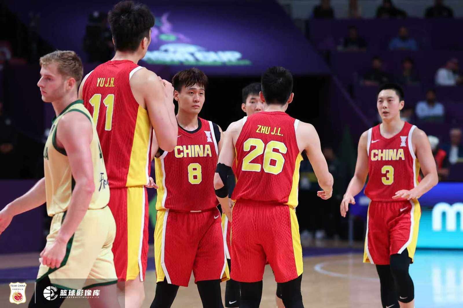 赵睿：目前的中国男篮离奥运会还有一定的距离 基本功等都需要练