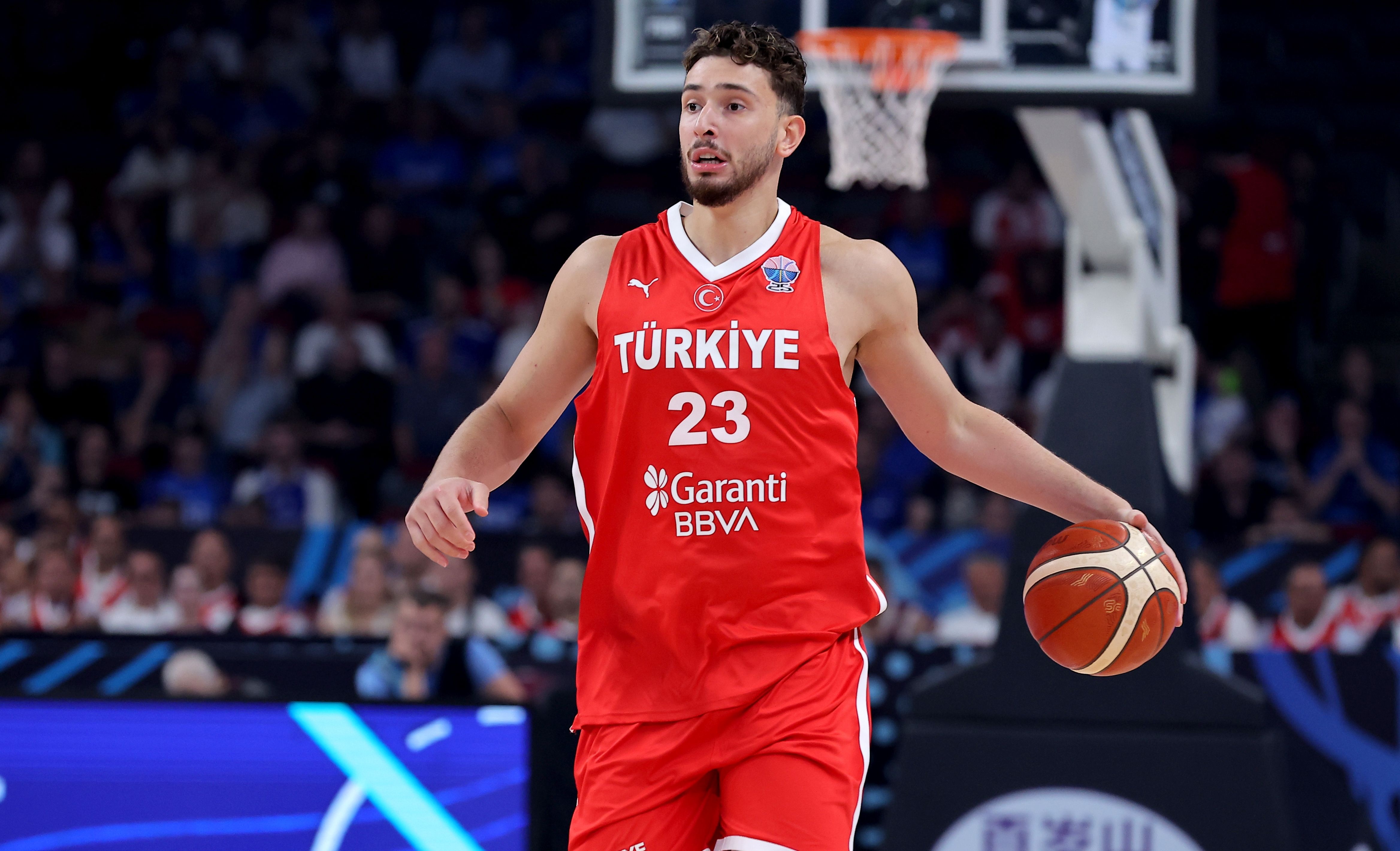 媒体人：申京在进攻端随心所欲 他新赛季身边的是KD&阿门 不得了