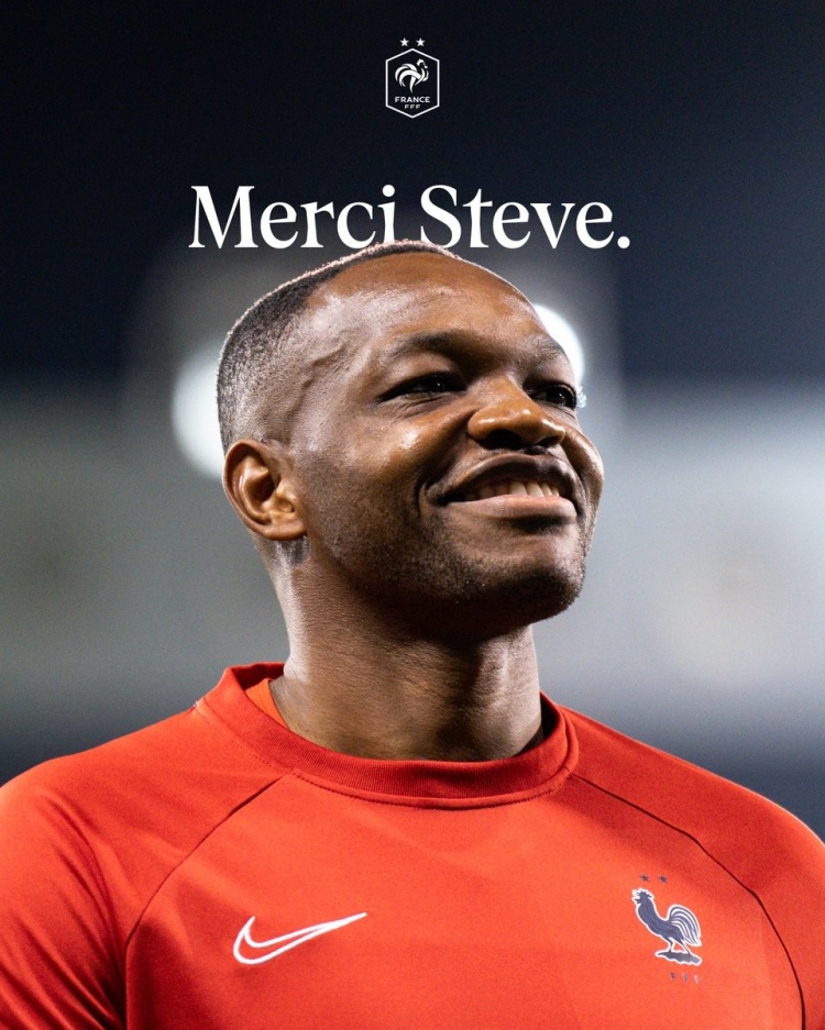 法国队致敬曼丹达：感谢所有扑救和无数国家队瞬间🙏💙