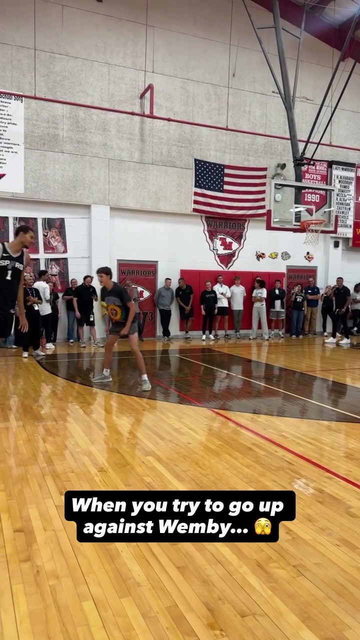 我不要面子的吗？文班亚马血帽粉丝&随即隔扣对方！