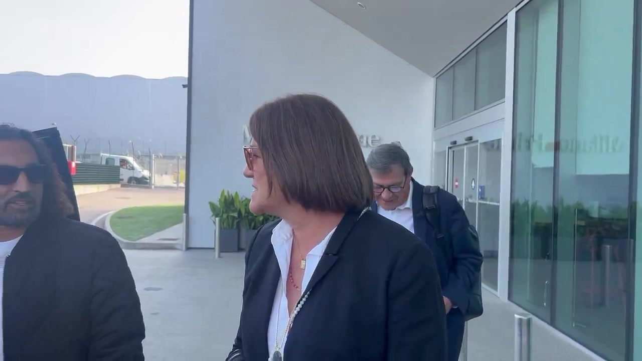 和儿子飞抵米兰城！母亲：加盟米兰一直是拉比奥特的首选