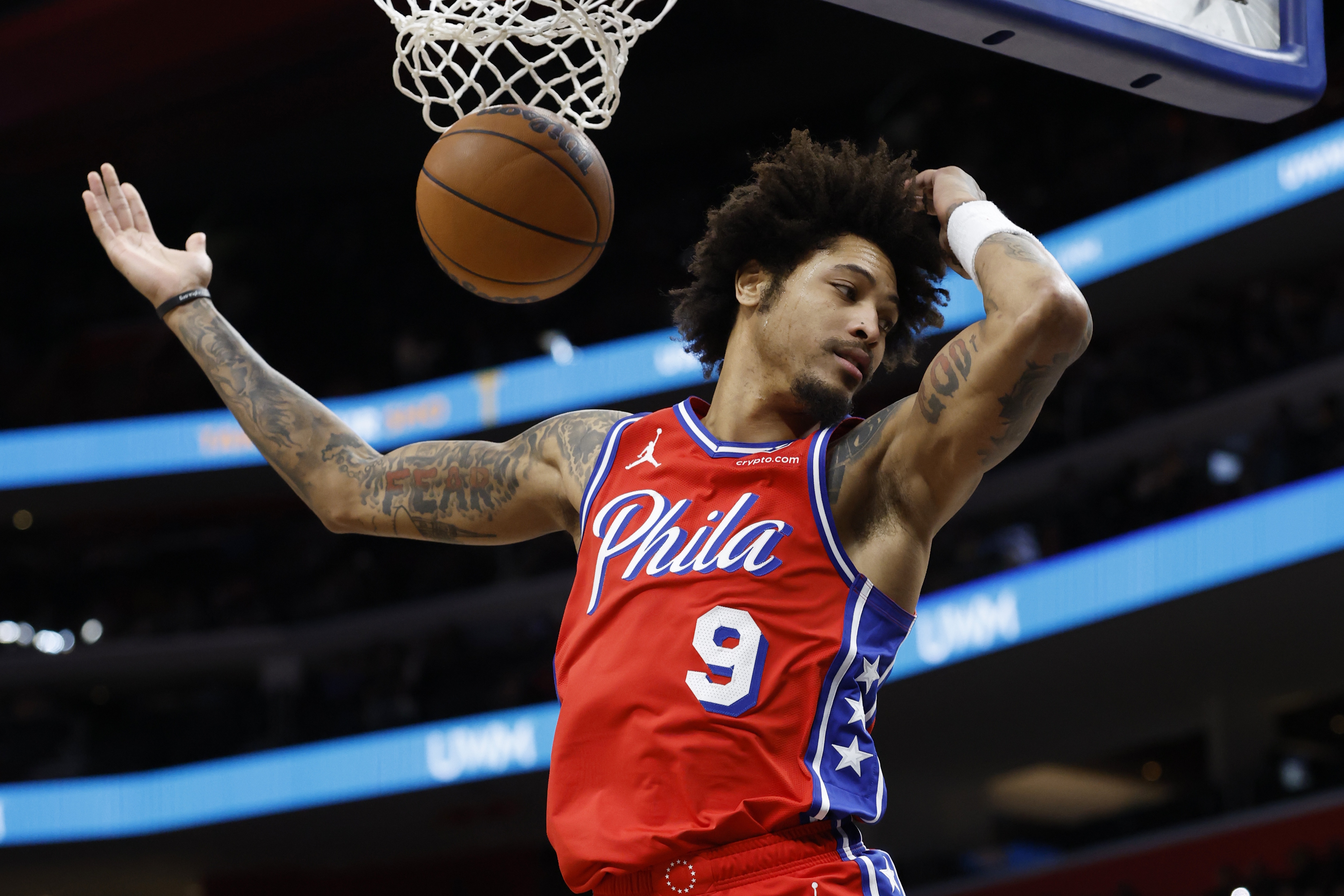 名记：76人目前并没有明确的想要交易庄神和乌布雷中任何一人