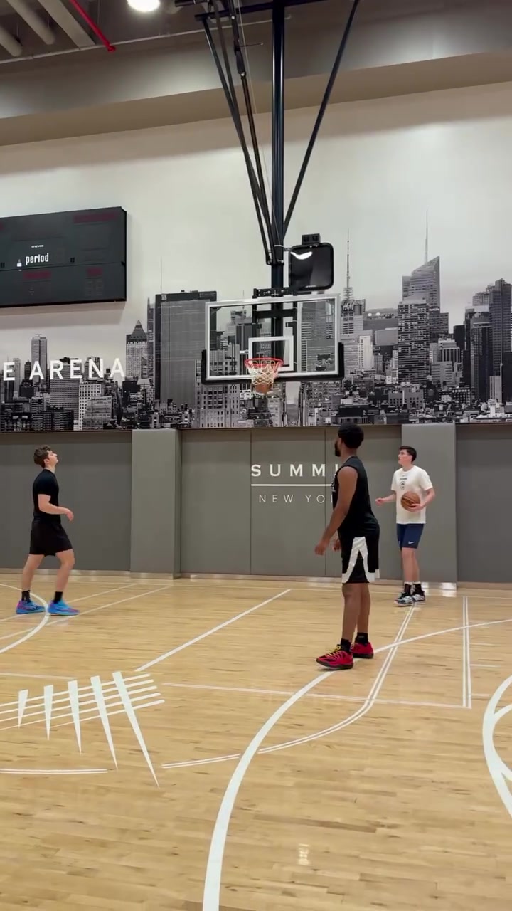 训练师晒威少最新训练视频：苦练三分跳投和篮下终结技术