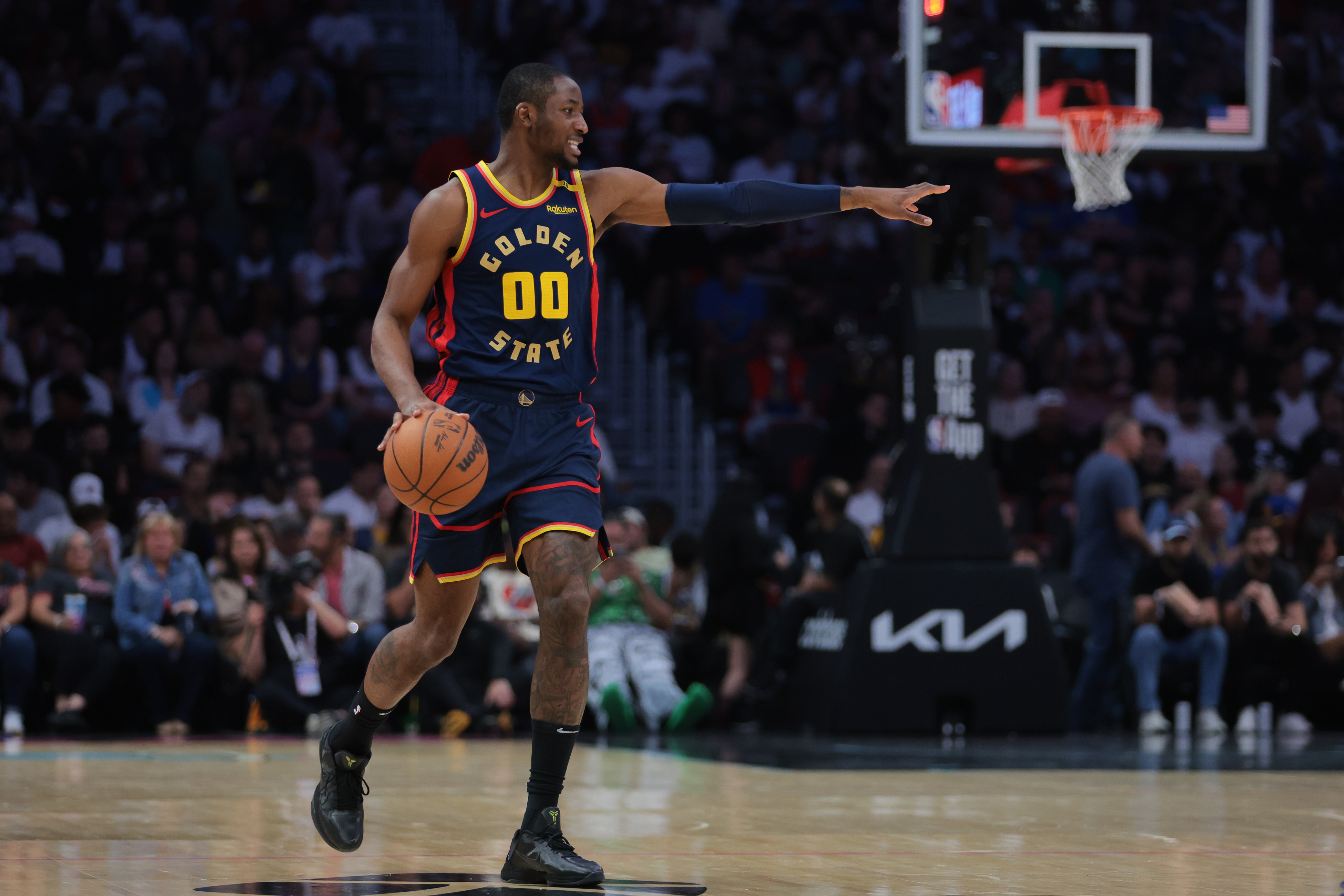 文胖：库明加肯定会留在勇士 关键是他能否成为球队计划的一部分