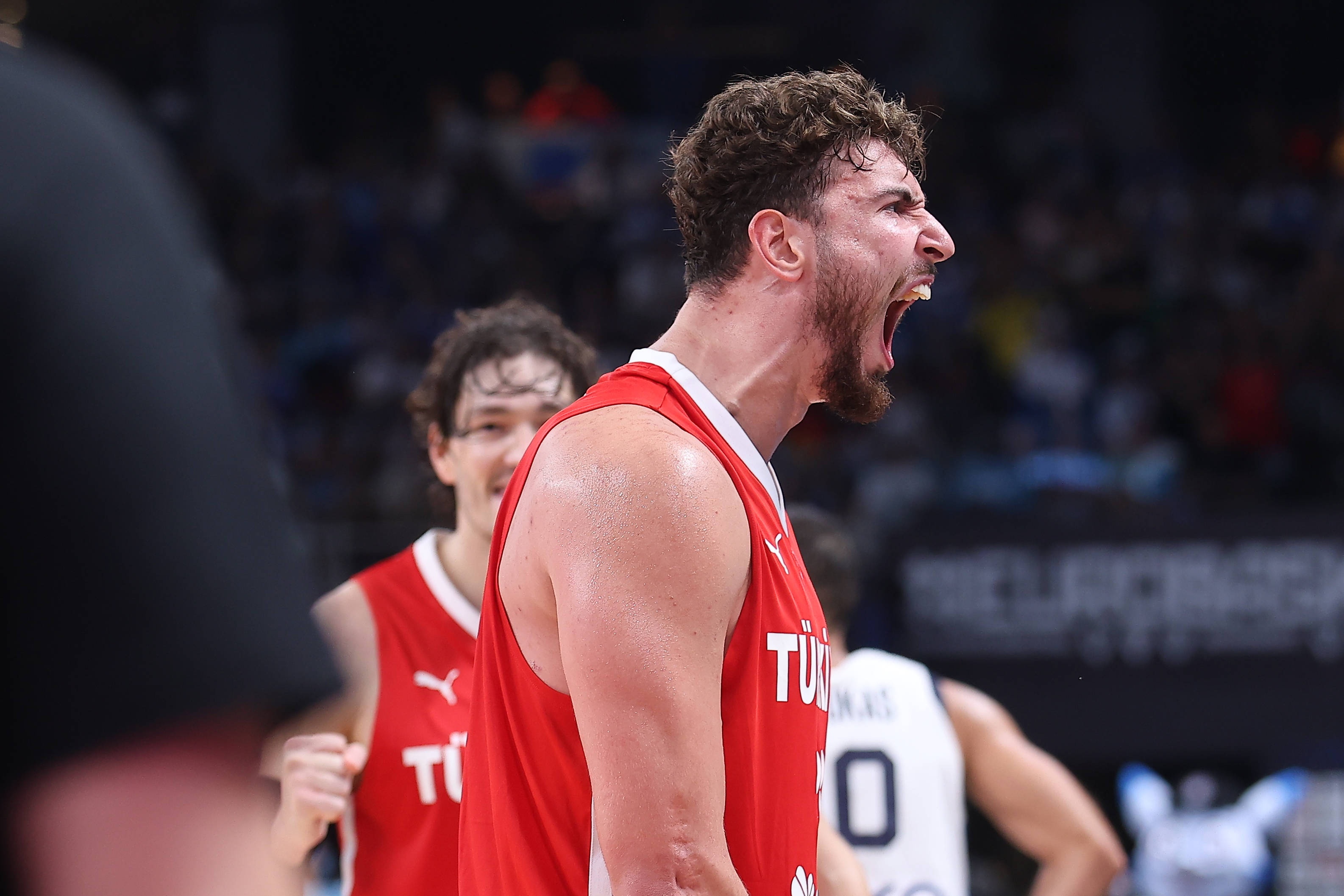 火箭官推为申京加油：申京从未停止脚步 带领土耳其冲队史首冠