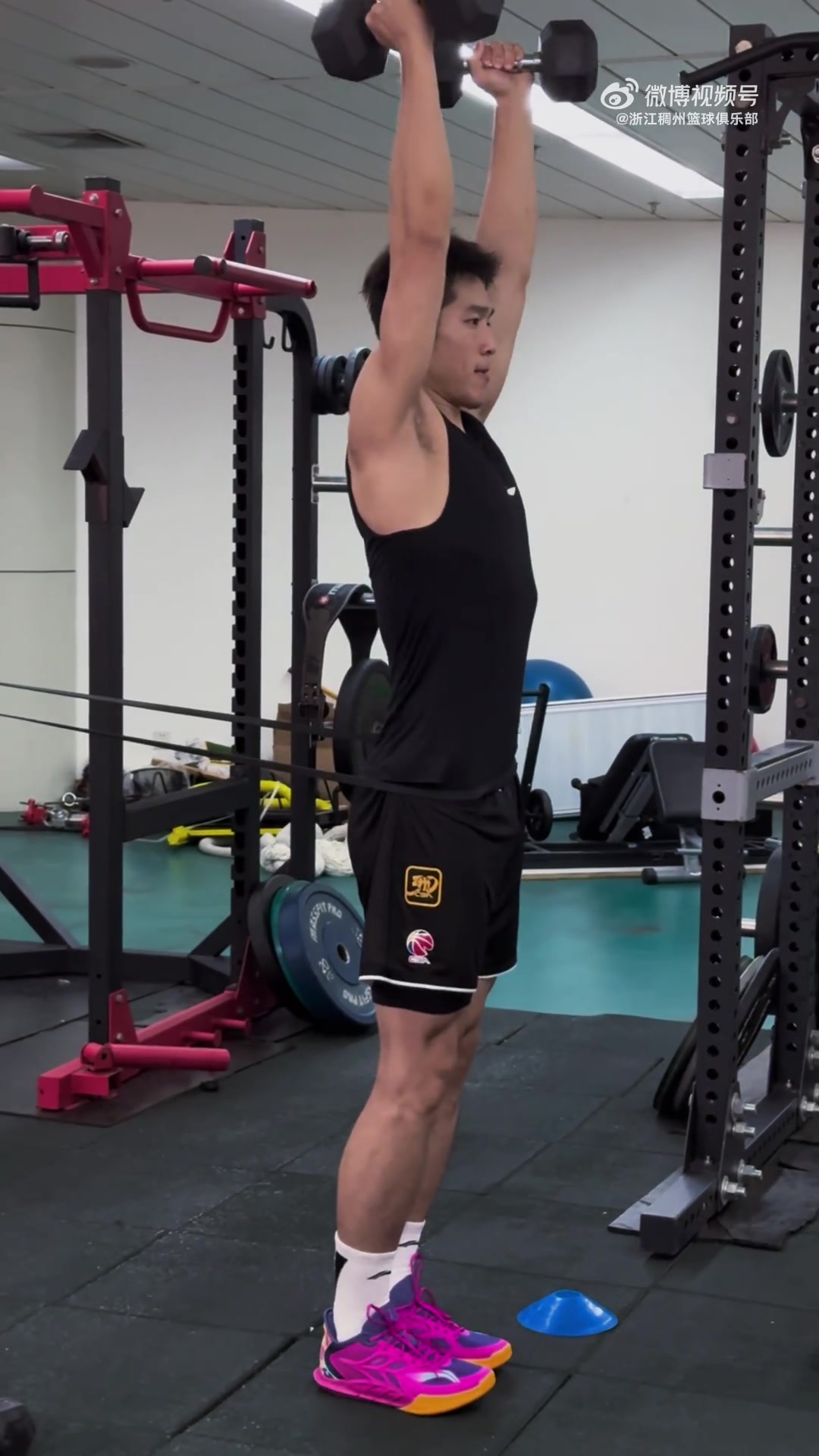 吴前等人出镜！浙江男篮晒球队训练视频：力量房🏋️🏋️
