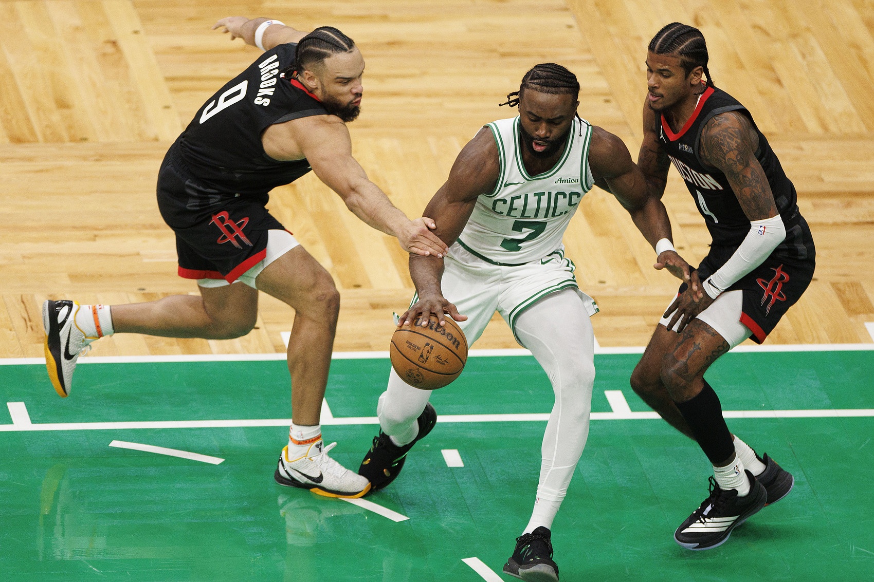 皮尔斯：塔图姆伤后布朗要持球发起进攻 长远看这对他的成长有利