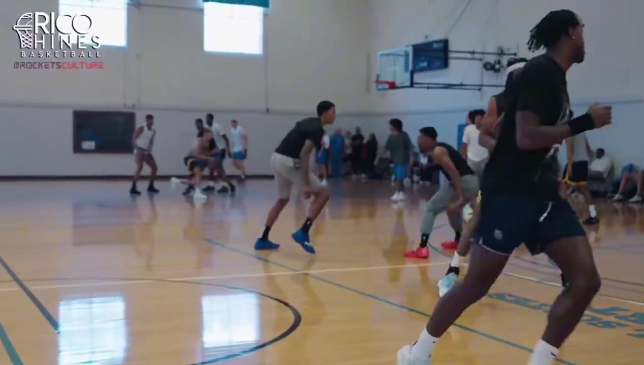 小贾巴里在5对5中展示射术！队媒：看着像一个精英级别的射手了