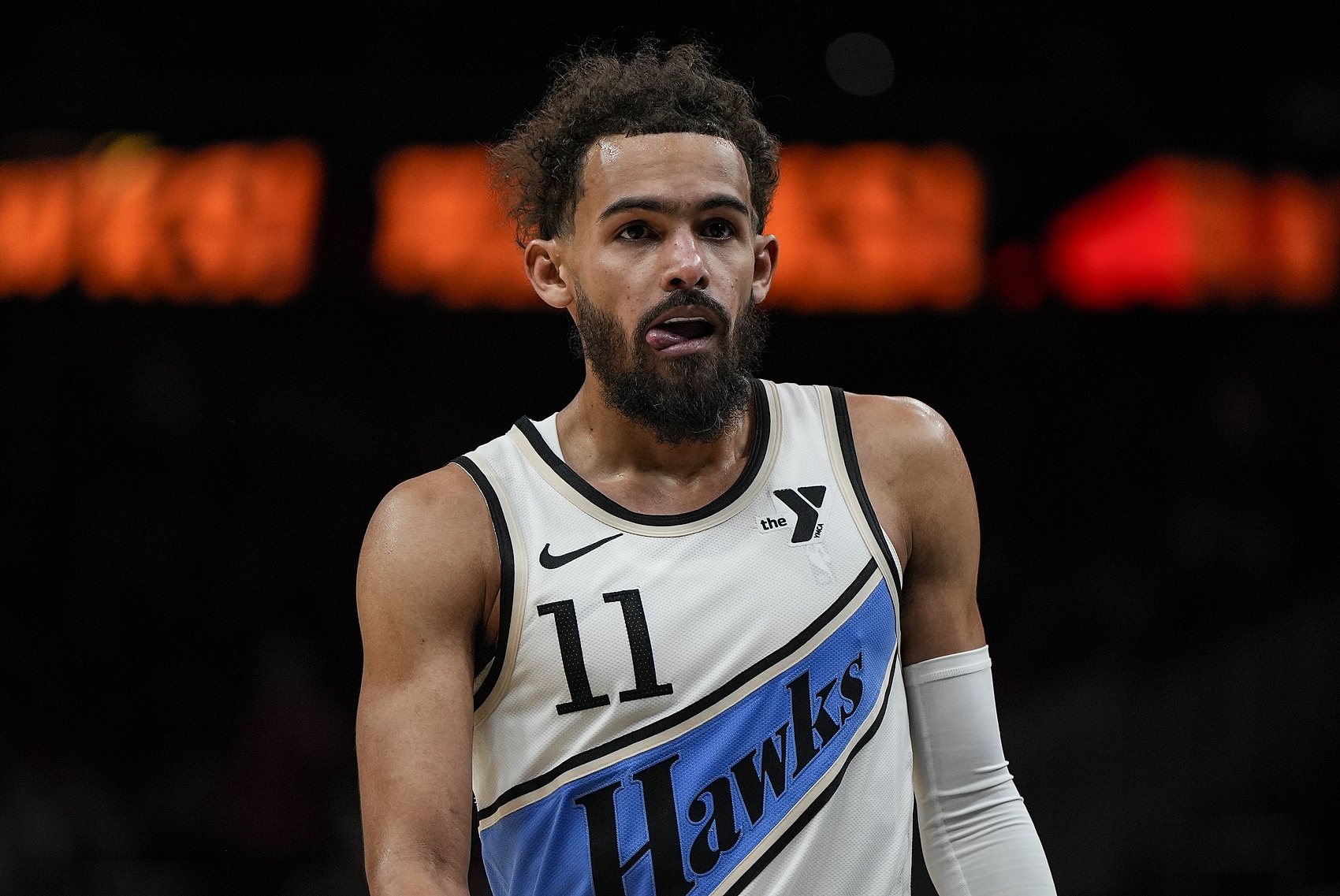 路威：特雷-杨是联盟最好的组织者 跟他对位时你很难判断他的意图