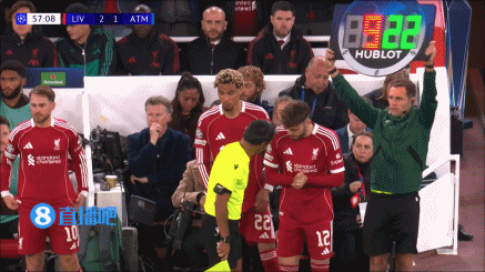 利物浦连换三人：埃基蒂克、麦卡出场，伊萨克、加克波被换下