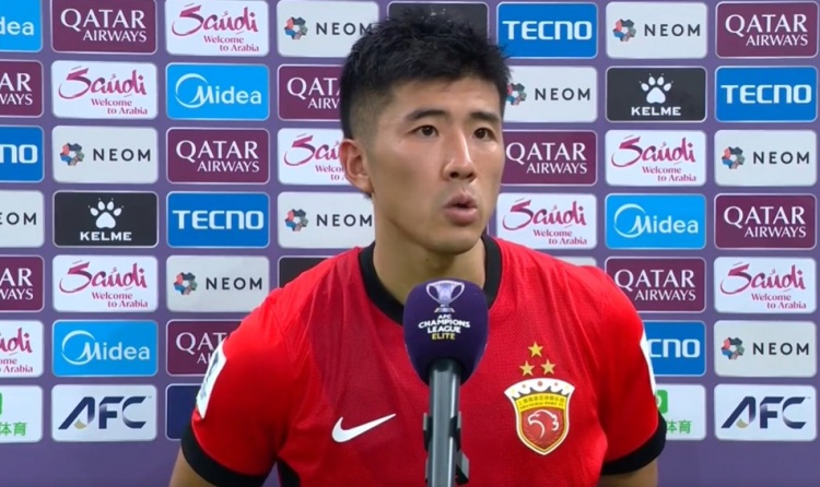 李圣龙：对手最后一传一射处理得比我们更好一点，我们没抓住机会