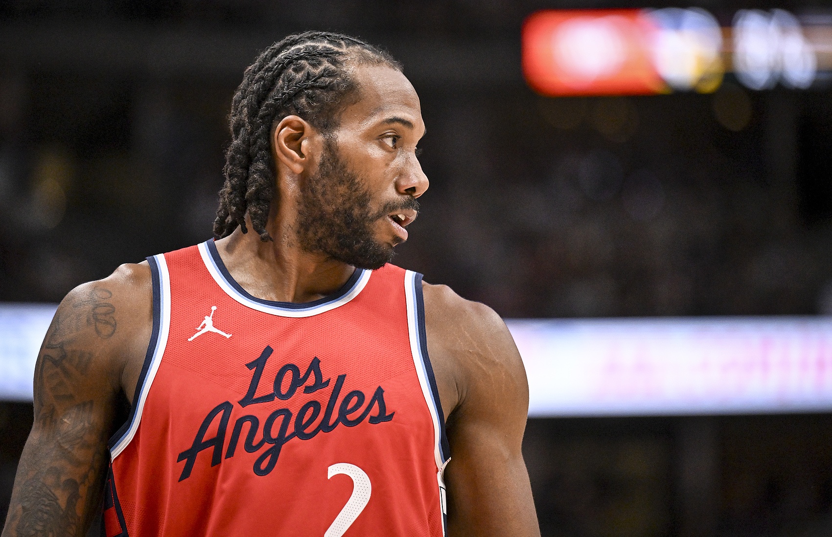 美记：小卡健康问题在内部被视为最高机密 快船许诺对此保持沉默