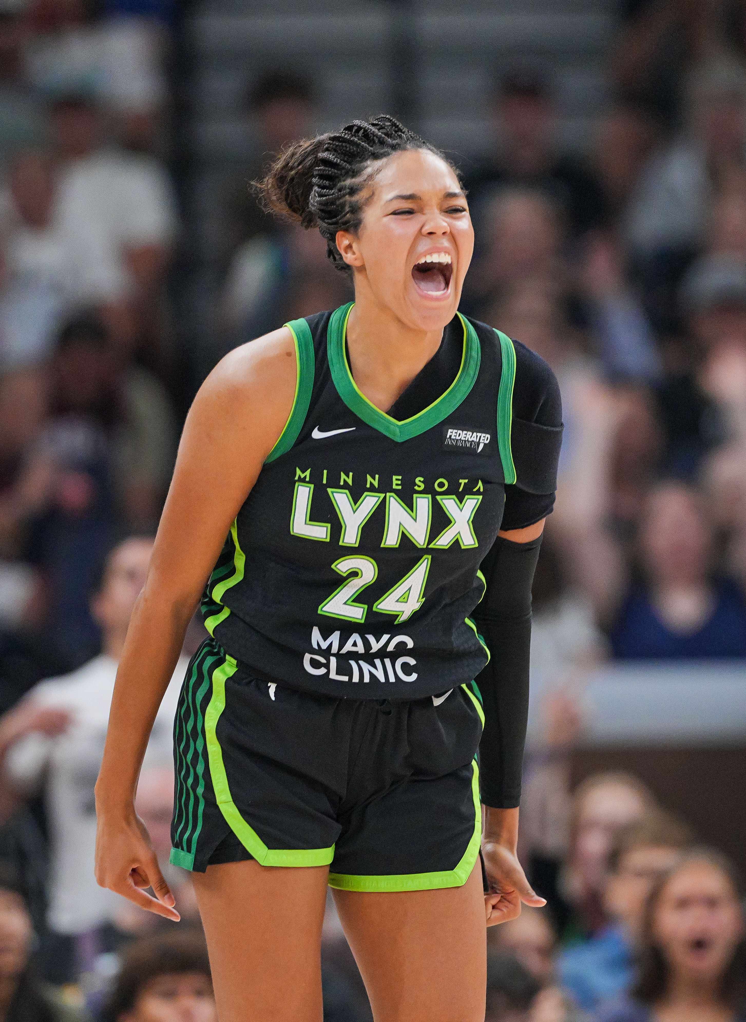 17分逆转！新军女武神绝杀不中结束首赛季 联盟第一山猫率先晋级