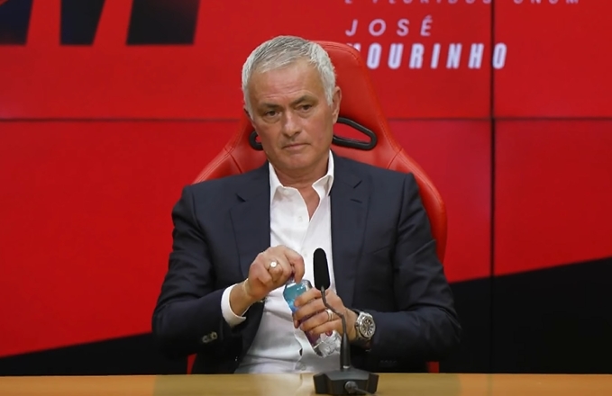 葡媒：本菲卡和穆帅可选择赛季结束解约，穆帅想离开也要付赔偿金