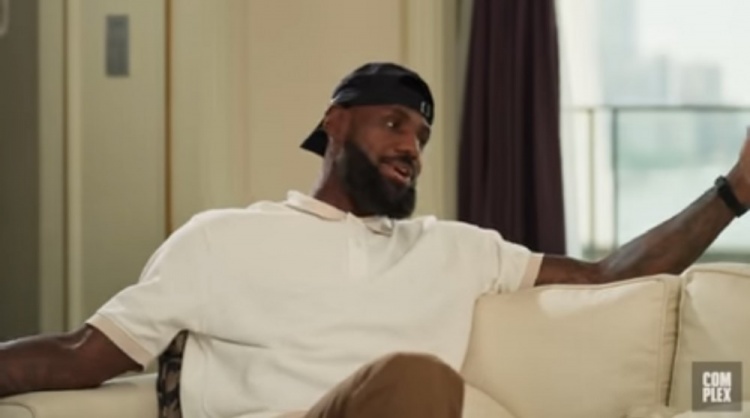 继续征战！詹姆斯：我没在暗示任何事 退役正在临近 但还不是现在