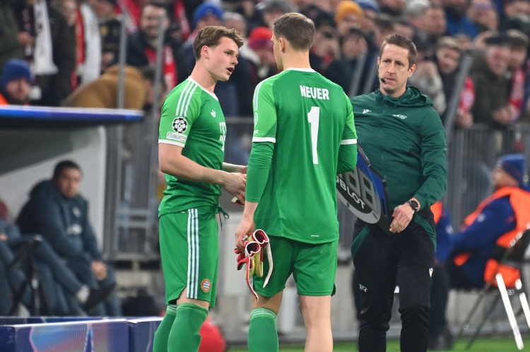 图片报：乌尔比希预计德国杯战旧主科隆首发，诺伊尔明天继续出场