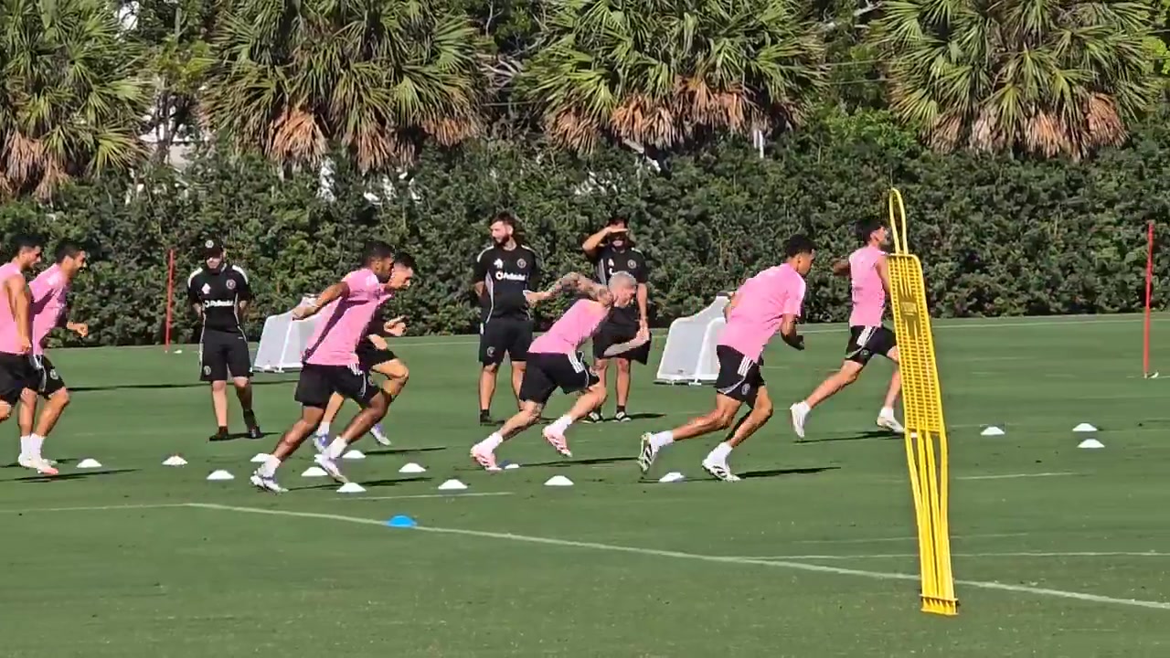 记者：梅西和德保罗顺利完成球队训练，鲁伊斯和法法缺席