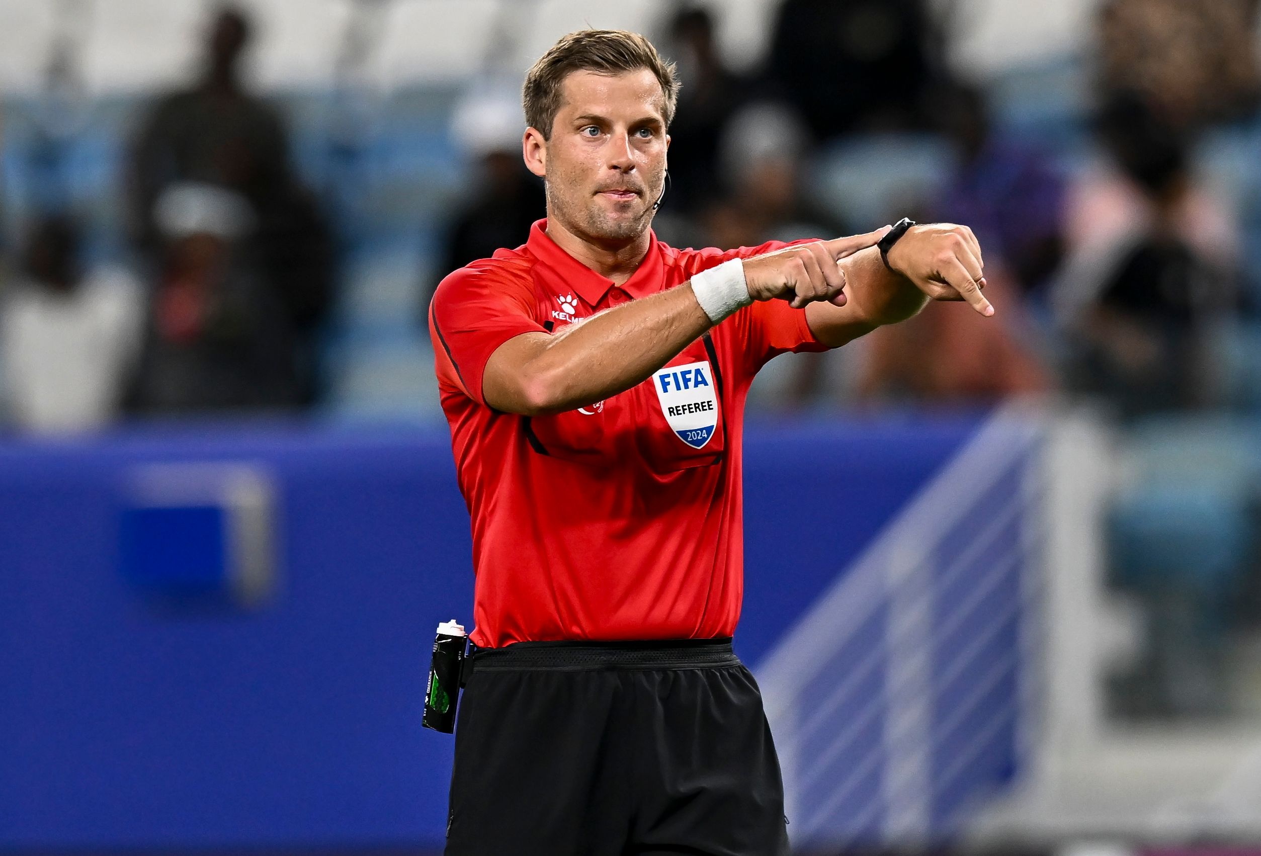 媒体人：国安vs海港的外籍主裁是亚洲尺度，估计比赛会非常热闹