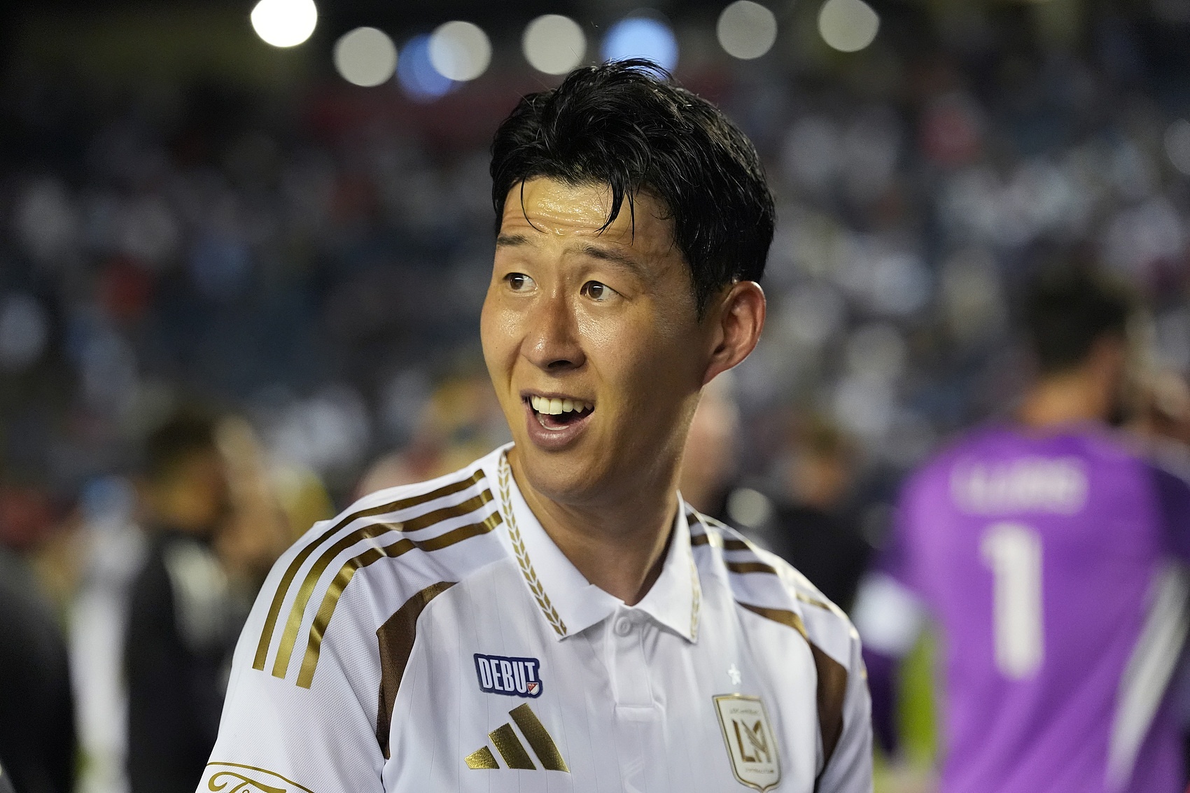 孙兴慜谈洛杉矶FC传奇贝拉：当有一天我退役时，我希望能像他一样