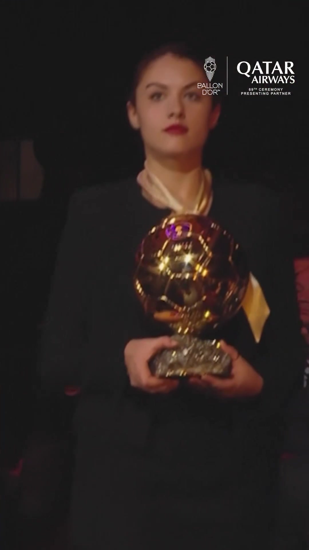 金球奖社媒晒以往颁奖典礼高光时刻，梅西、C罗等人出镜