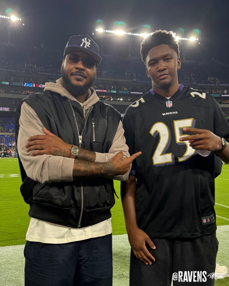 巴尔的摩出品！巴尔的摩乌鸦社媒晒安东尼&奎因主场观战照！