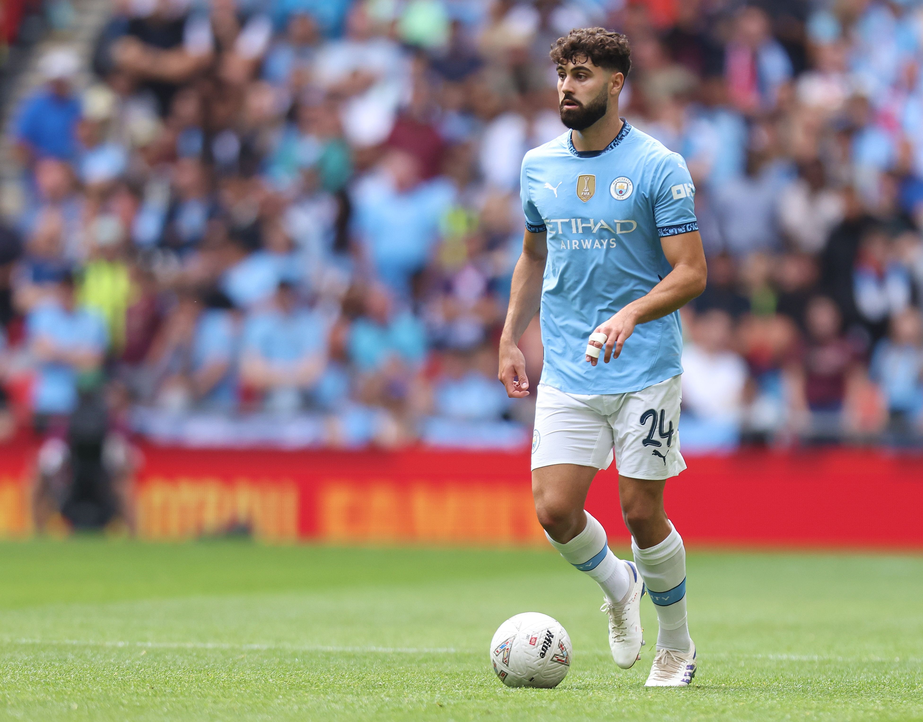 格瓦迪奥尔：英超的竞争每年都更激烈，过去一周三赛我们做得很好