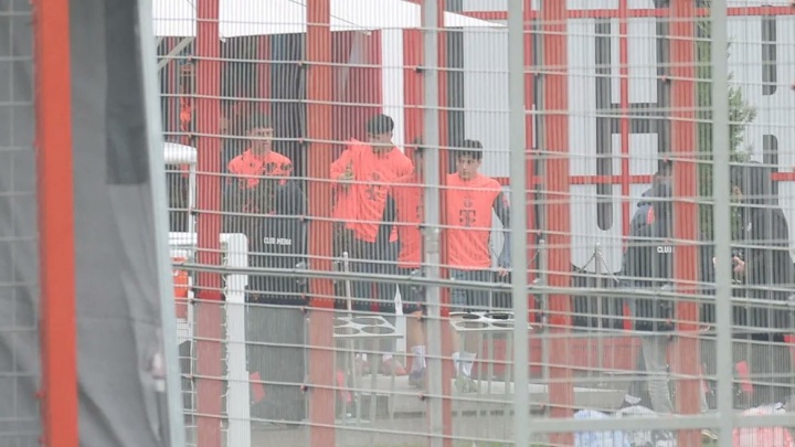 高潜新人！图片报：金玟哉受伤，拜仁15岁小将帕维奇随一线队训练