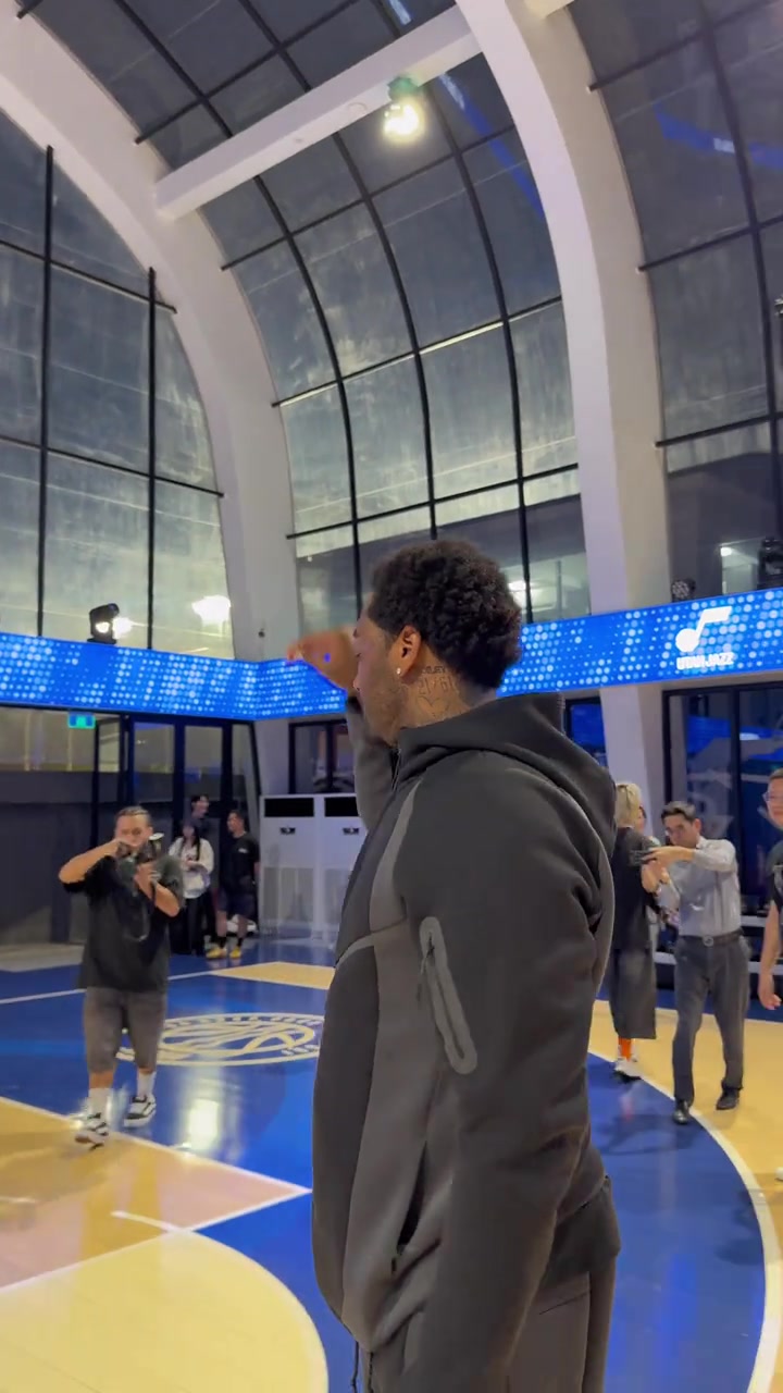 宝刀未老！沃尔中国行投三分 连进八球弹无虚发